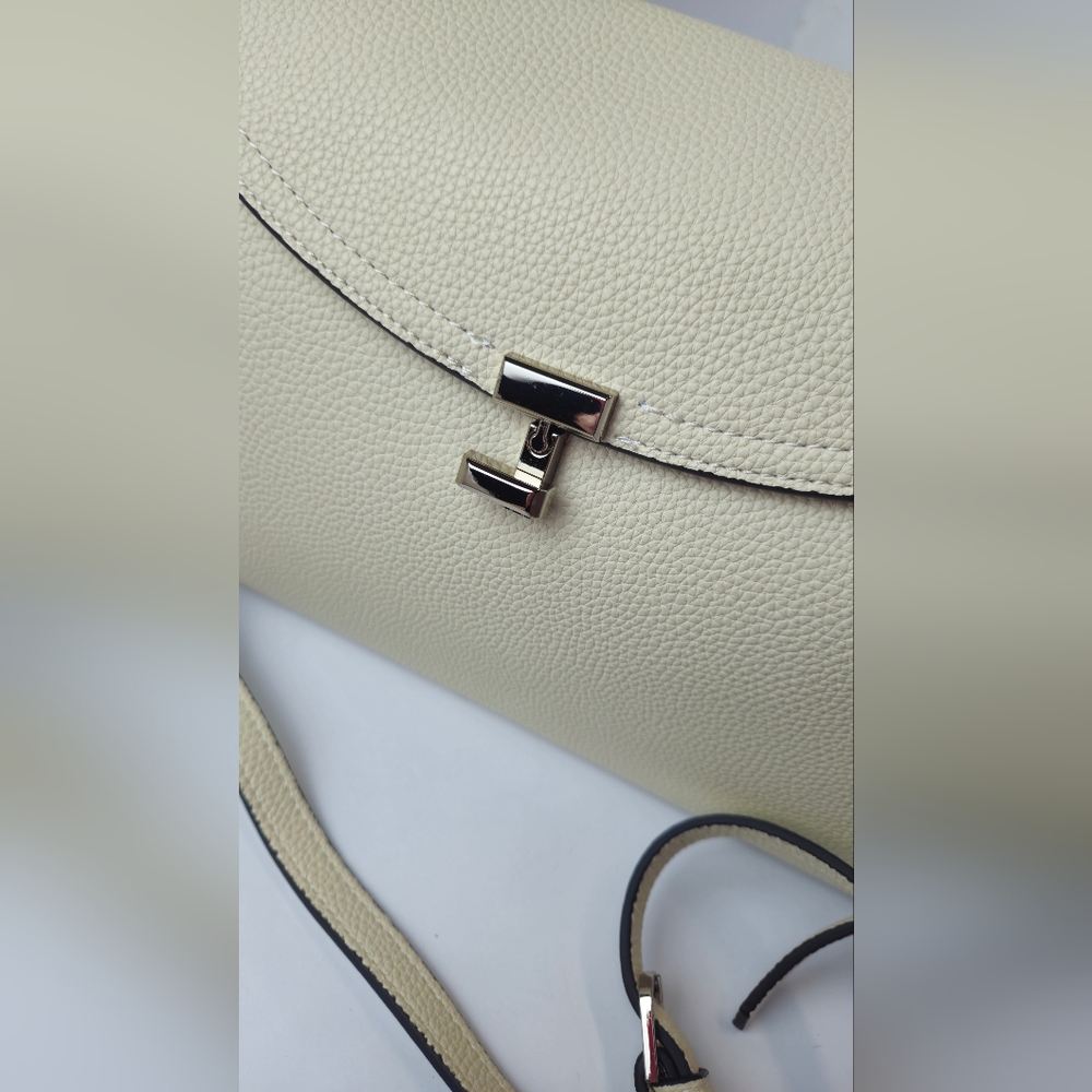 Elegant Cream Shoulder Bag (NWOT) - Picture 8 of 17
